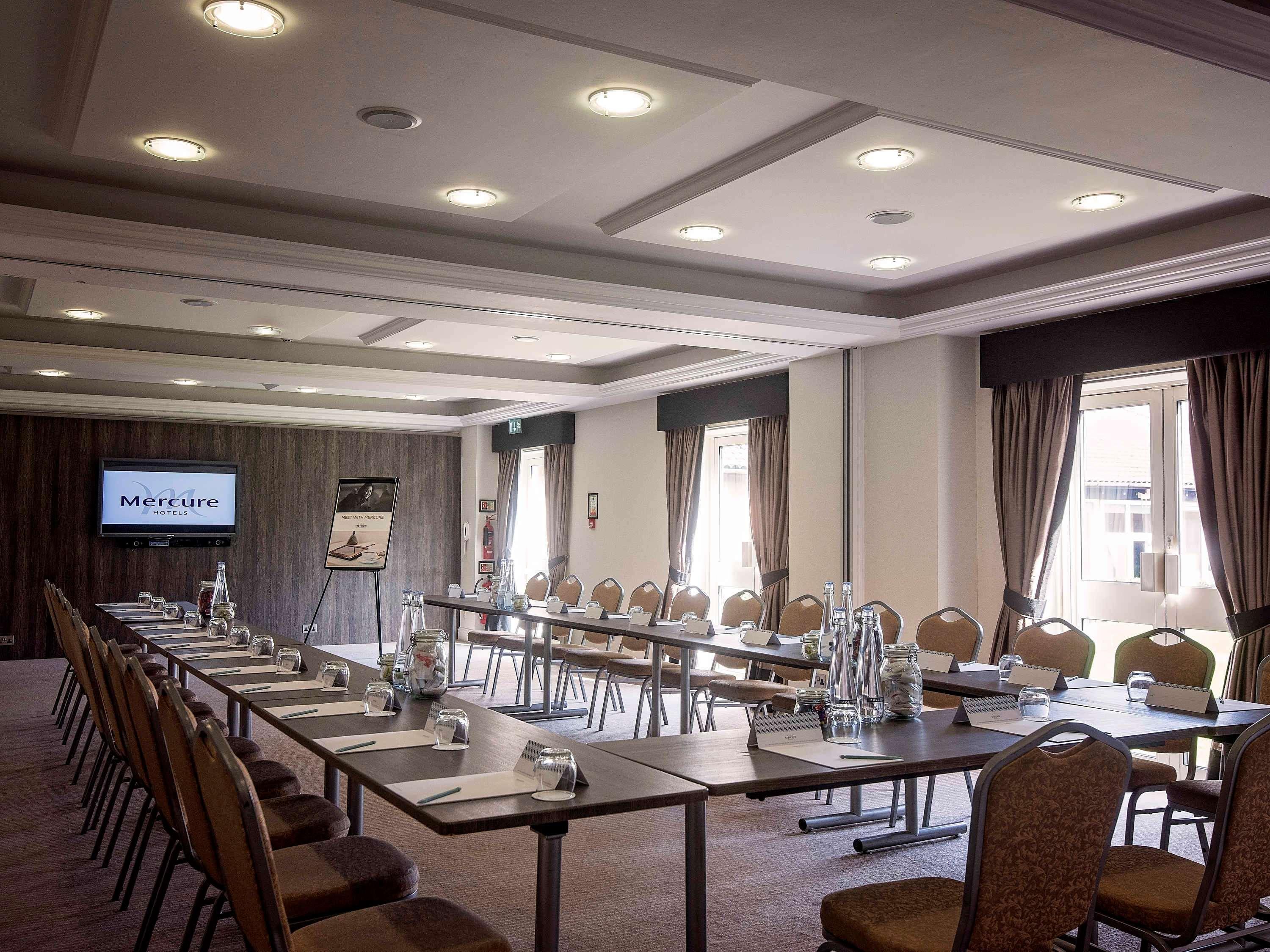 Mercure Milton Keynes Hotel Екстериор снимка