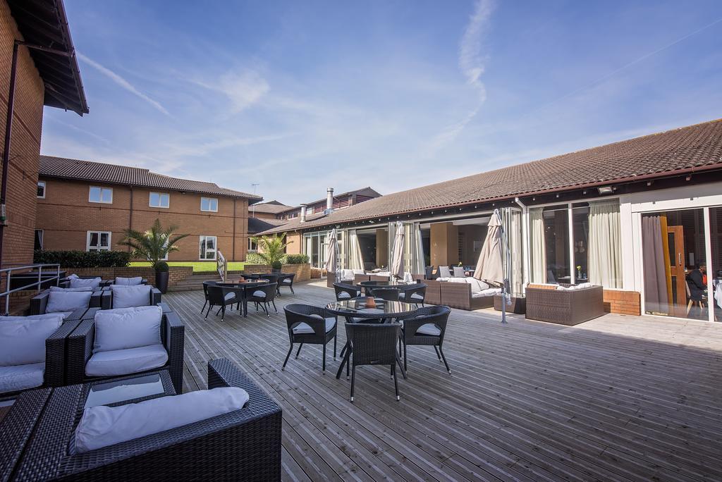 Mercure Milton Keynes Hotel Екстериор снимка